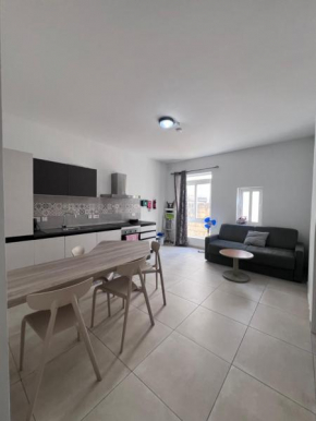 Sunshine Court Apartment No 1